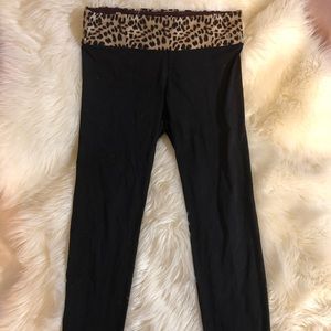 Victoria’s Secret Pink leopard reversible leggings